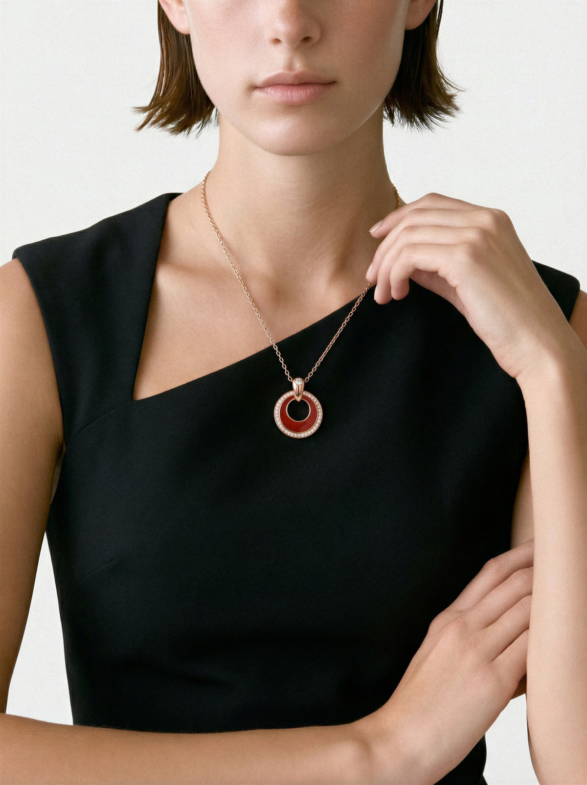 Round Pendant Chain